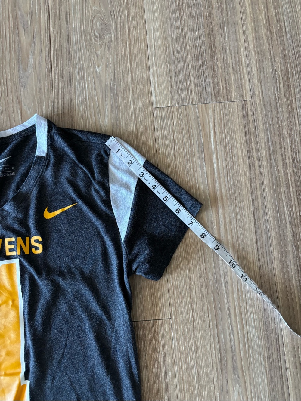 NIKE Baltimore Ravens Jersey T-Shirt Gray Yellow Football Game Day Top Women XS - Picture 7 of 11